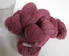 Load image into Gallery viewer, OOAK Hand spun yarn - 20-12 rosyfleck
